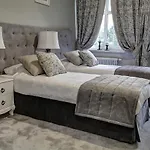 Palac W Badzowie Bed & Breakfast Polkowice
