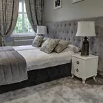 Palac W Badzowie 4*