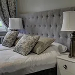Bed & Breakfast Palac W Badzowie 4*