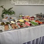 Bed & Breakfast Palac W Badzowie 4*
