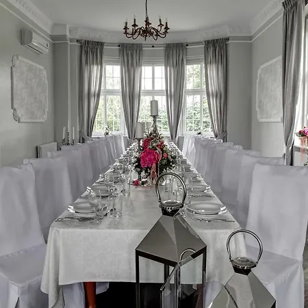 Oda ve Kahvaltı Palac W Badzowie 4*