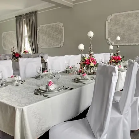 Pałac W Bądzowie Nocleg ze śniadaniem