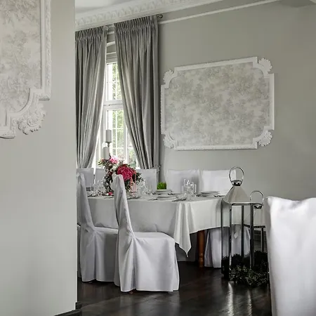 Pałac W Bądzowie Nocleg ze śniadaniem Polkowice