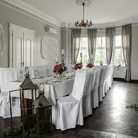Pałac W Bądzowie 4* Polkowice
