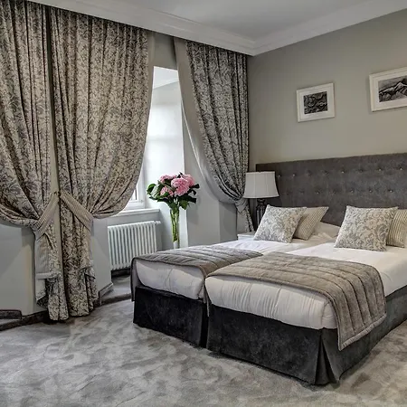 Pałac W Bądzowie 4*