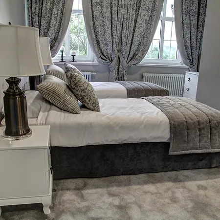 Pałac W Bądzowie Nocleg ze śniadaniem