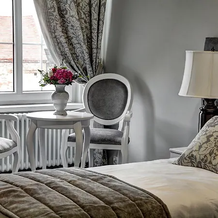 Pałac W Bądzowie 4* Polkowice