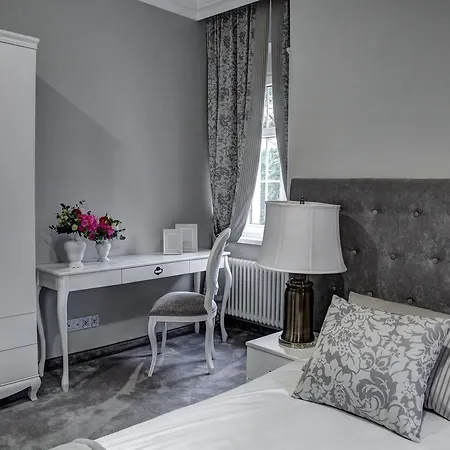 Palac W Badzowie Oda ve Kahvaltı Polkowice