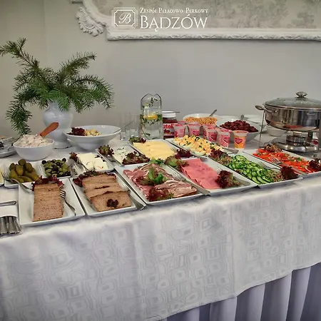 Nocleg ze śniadaniem Pałac W Bądzowie 4*