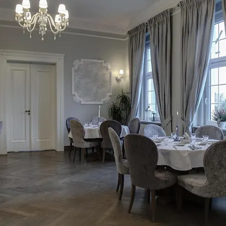 Pałac W Bądzowie 4* Polkowice