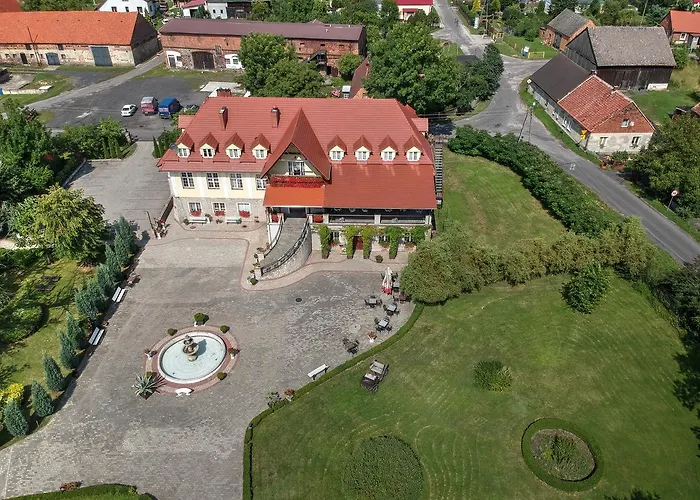 Palac W Badzowie Bed & Breakfast Polkowice