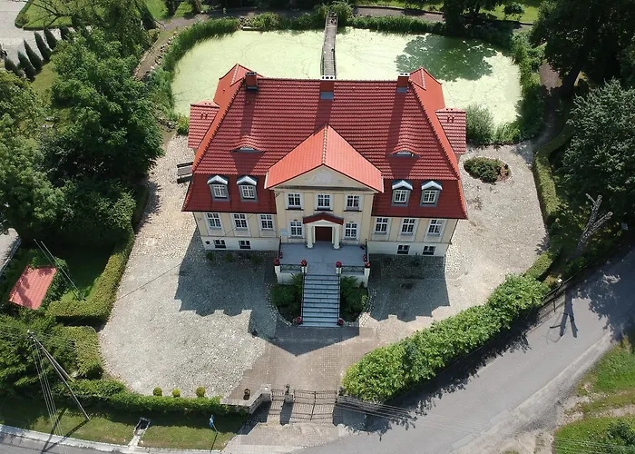 Palac W Badzowie Bed & Breakfast