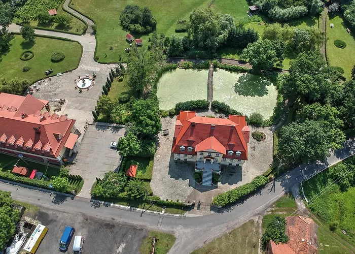 Palac W Badzowie Bed & Breakfast Polkowice