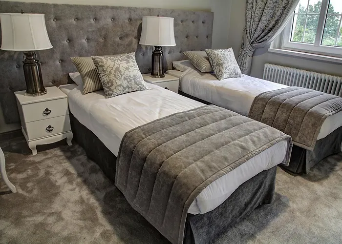 Bed & Breakfast Palac W Badzowie 4*