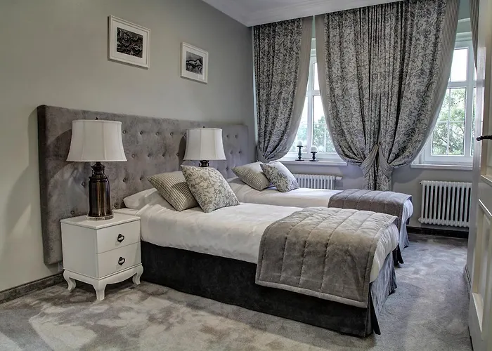 Palac W Badzowie Bed & Breakfast Polkowice