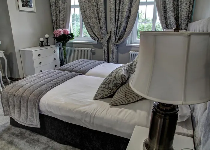 Palac W Badzowie Bed & Breakfast Polkowice