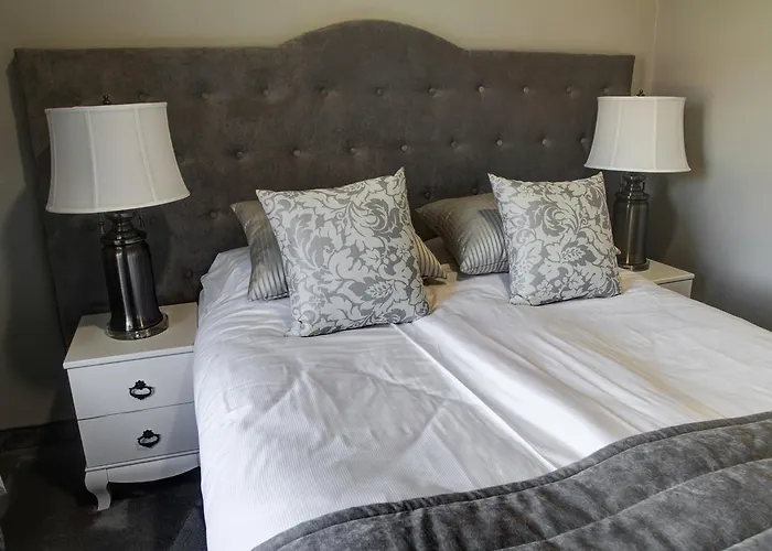 Palac W Badzowie Bed & Breakfast Polkowice