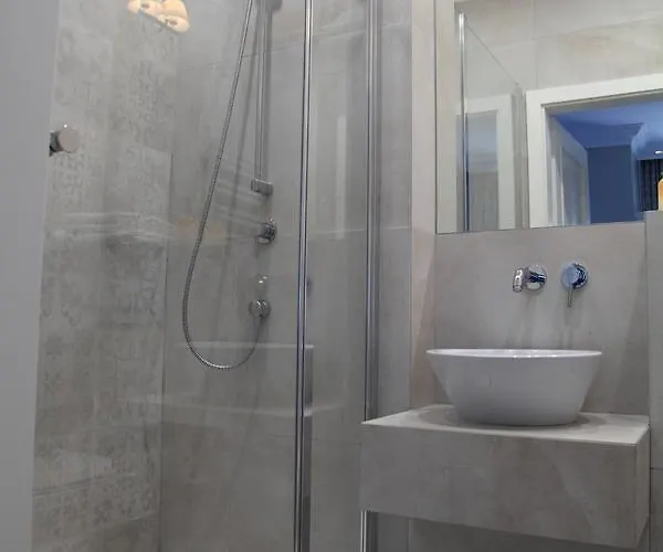 Palac W Badzowie Bed & Breakfast