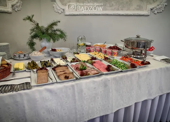 Bed & Breakfast Palac W Badzowie 4*