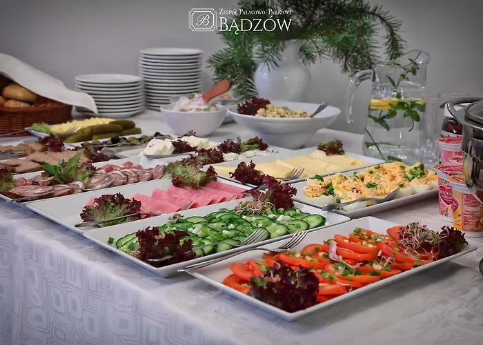 Palac W Badzowie Bed & Breakfast