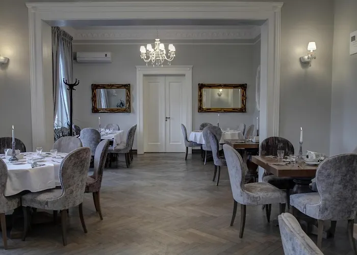 Palac W Badzowie Bed & Breakfast Polkowice